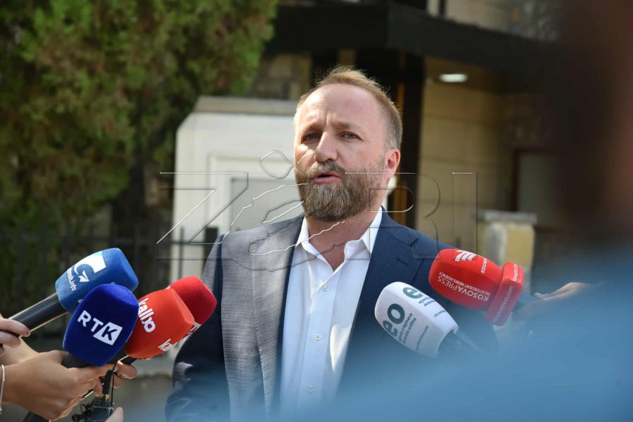 Tahiri: S’kemi vota për Konjufcën, çdo votë ndaj tij është votë për Kurtin 