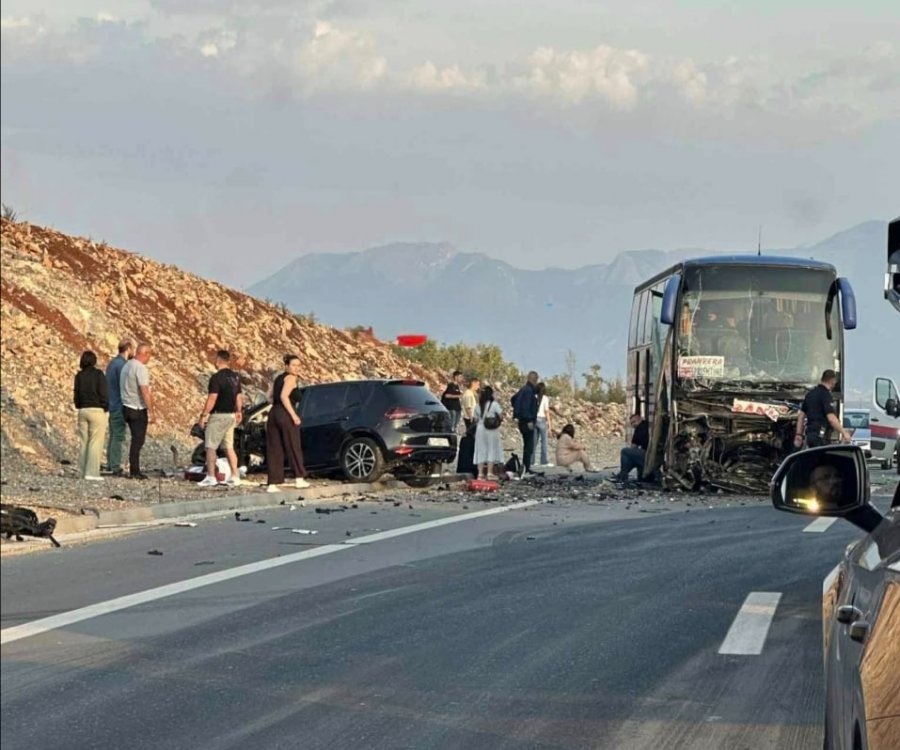 Një i vdekur dhe pesë të lënduar në Dollc të Klinës