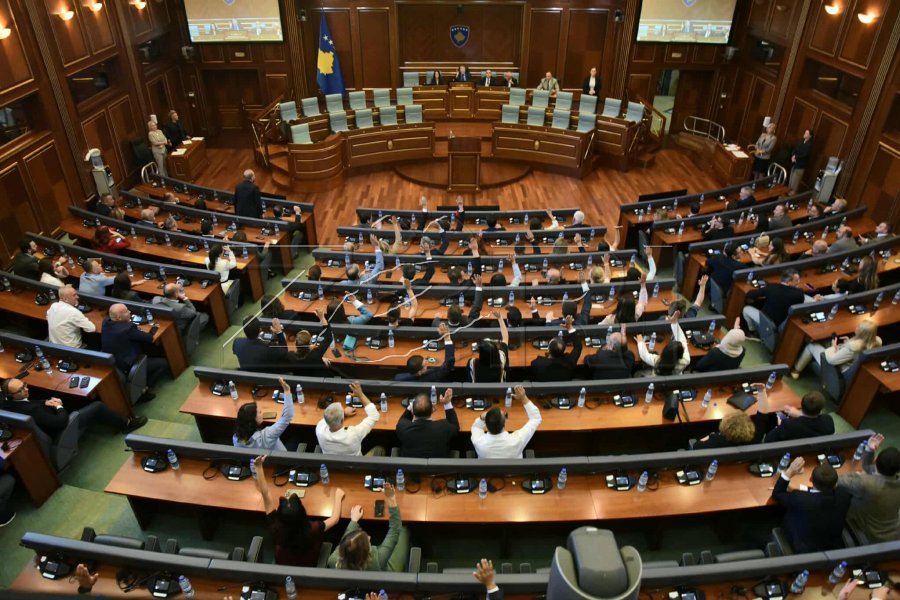 Edhe sot vazhdon seanca konstituive e Kuvendit