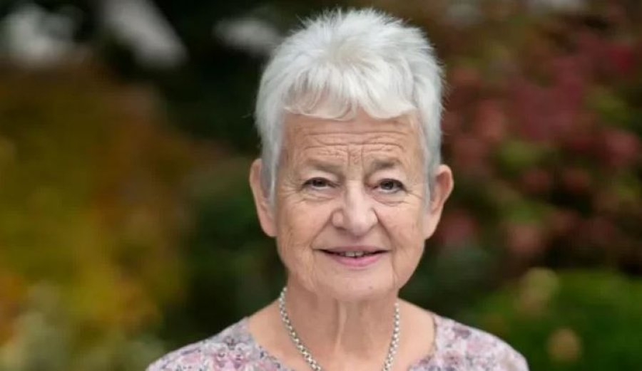 Dashuri, tatuazhe dhe plagë të vjetra: Jacqueline Wilson flet hapur