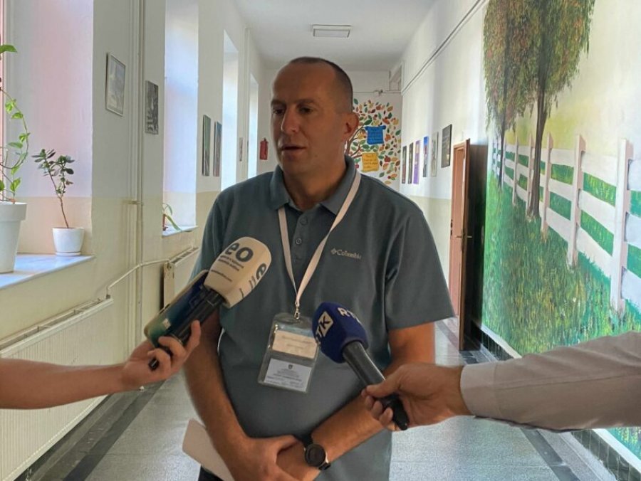 5,480 nxënës në test të maturës, nuk lejohen shokët e shoqet e klasës të jenë bashkë