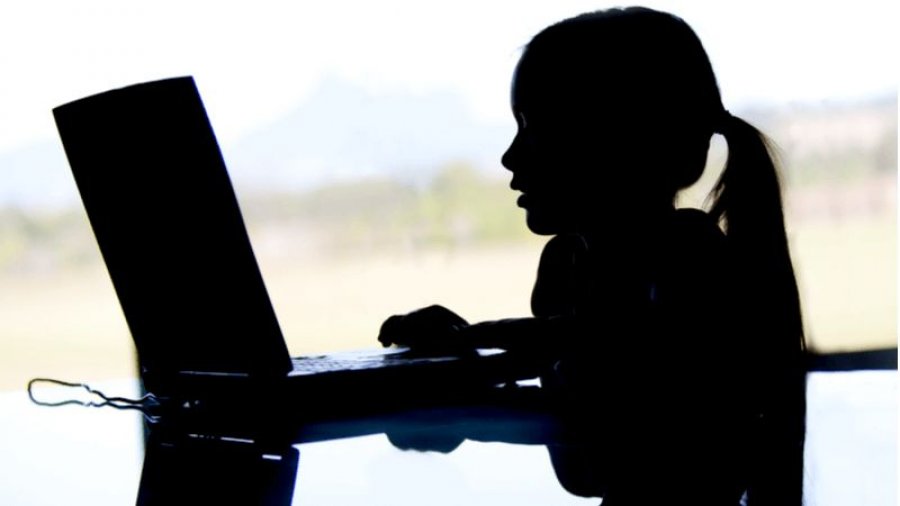 Postime në internet nga fëmijët për vetëlëndime dhe për vetëvrasje, Policia apel prindërve