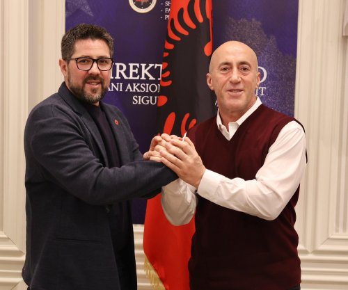 Dardan Krasniqi aderon në AAK, e prezanton Ramush Haradinaj