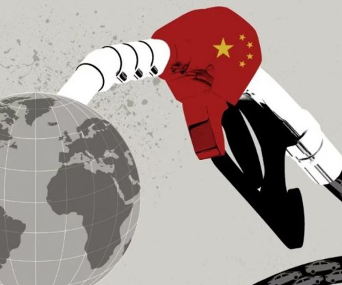 Kina po synon botën me makina me benzinë që nuk mund t’i shesë në vendin e saj