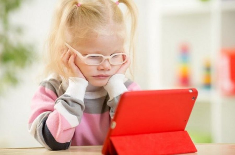 3 nga 10 fëmijë janë miopë, por cilat janë shkaqet?