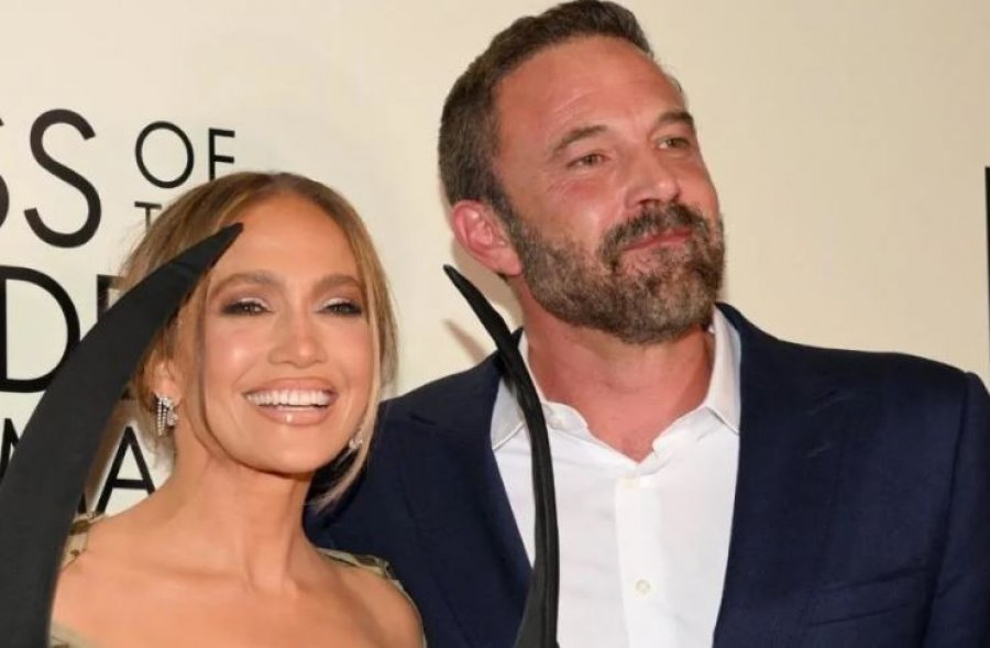 Yjet e Hollywood-it që kanë mbuluar tatuazhet e dashurisë pas ndarjes