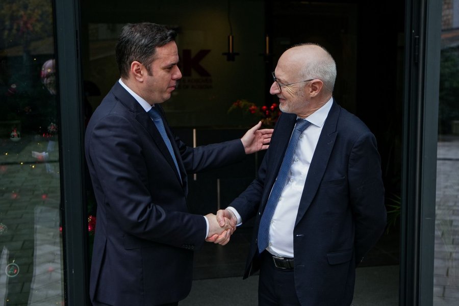Abdixhiku takon ambasadorin e Francës, diskutojnë për zgjedhjet e 28 dhjetorit