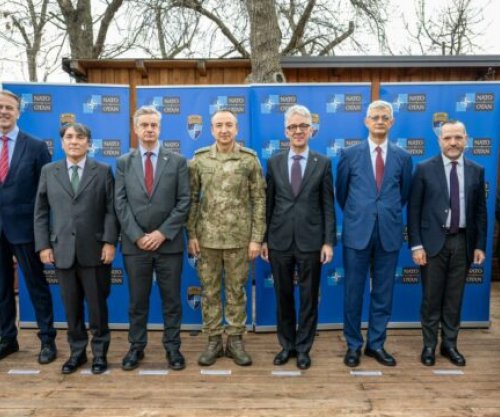 Komandanti i KFOR-it mbledh përfaqësuesit diplomatikë të QUINT, BE-së e Turqisë në Kosovë, iu flet situatën e sigurisë