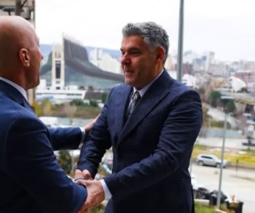 Ardian Kastrati i bashkohet AAK-së