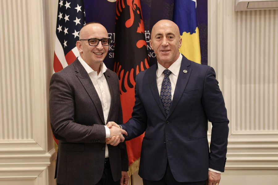 Haradinaj mirëpret në AAK, doktorin Gentian Lila
