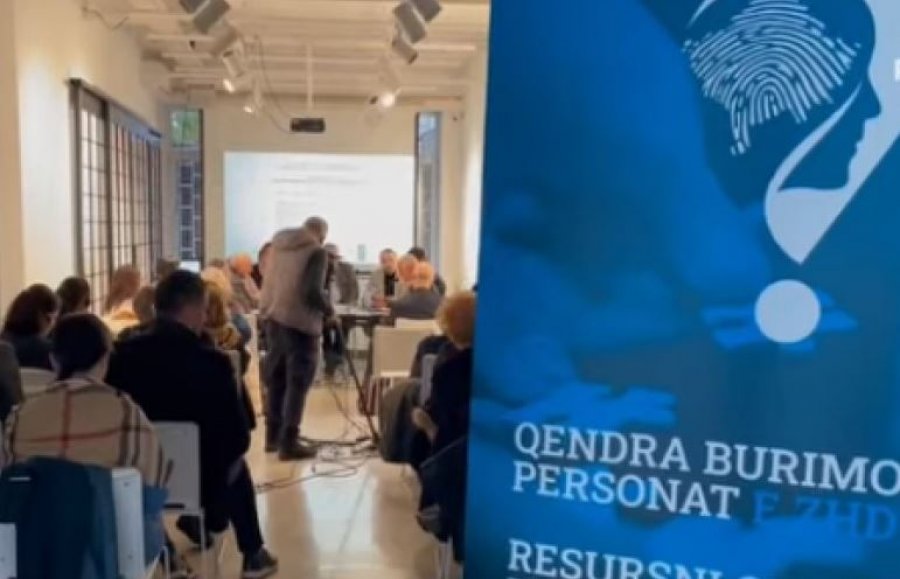 Familjarët kërkojnë drejtësi për të zhdukurit me konferencë në Serbi