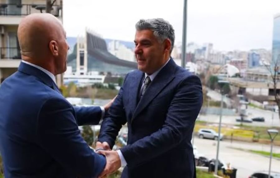 Ardian Kastrati i bashkohet AAK-së