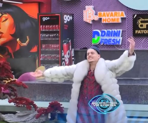 Lëshohet Remzije Osmani, Londrimi vallëzon i emocionuar me këngën e preferuar