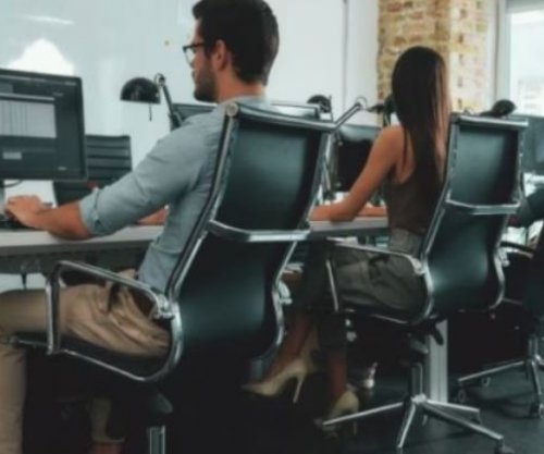 Studimi: A është dy orë qëndrim ulur po aq i dëmshëm sa një cigare?