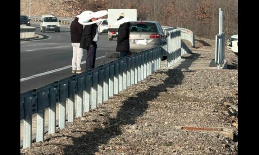 Aksident në Klinë, përfshihen katër automjete [foto]