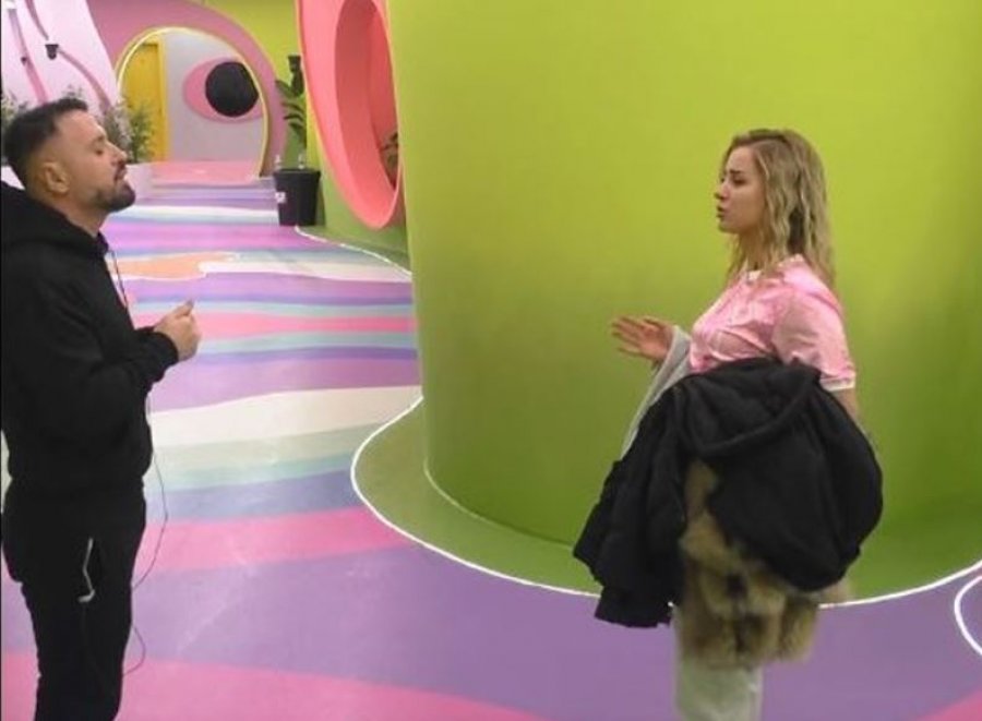 Labi nuk kursehet ndaj Elijonës: Nuk je e para që i ka vdekur nëna [video]