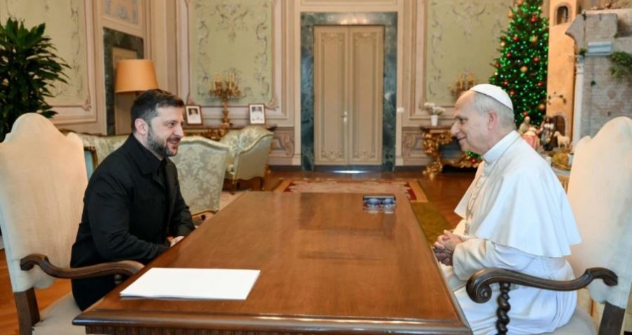 Papa Leoni XIV pret Zelenskyn: Përpjekjet diplomatike për paqe duhet të vazhdojnë