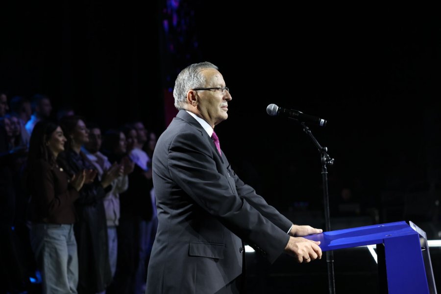 Hamza prezanton vizionin e tij: Kosova ecën përpara kur jemi bashkë