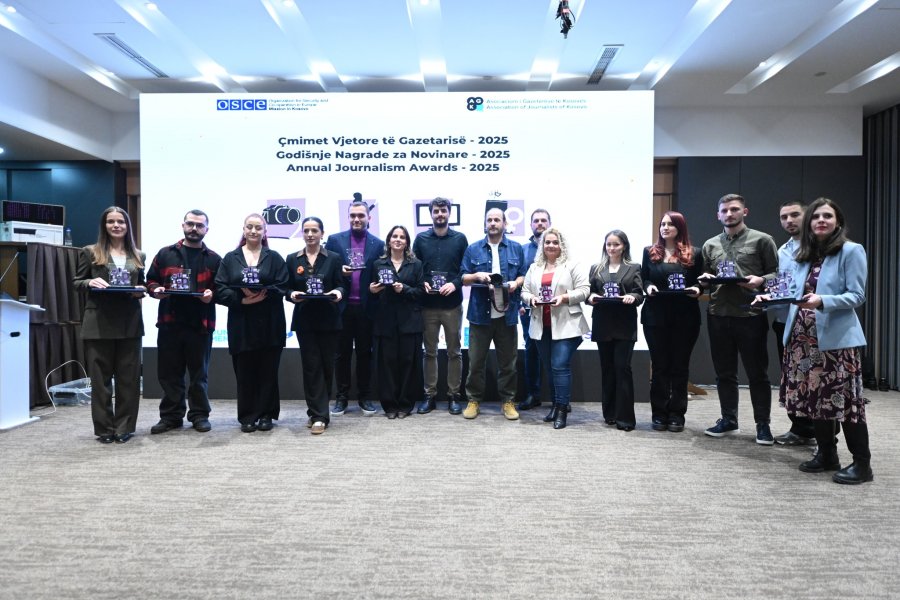 Ndahen Çmimet Vjetore për Gazetari, AGK-ja publikon listën e gazetarëve fitues