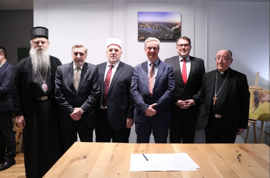 Liderët fetarë në Kosovë nënshkruajnë deklaratë kundër dhunës me bazë gjinore