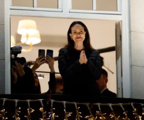 Pas muajsh fshehjeje, nobelistja e Venezuelës shfaqet në Oslo për ta marrë çmimin