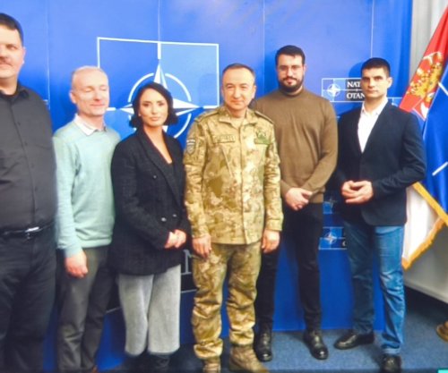 Ulutashi në Beograd: Bashkëpunimi me ushtrinë serbe, thelbësor për parandalimin e tensioneve