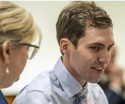 I dyshuari për vrasjen e Charlie Kirkut shfaqet në gjykatë për herë të parë