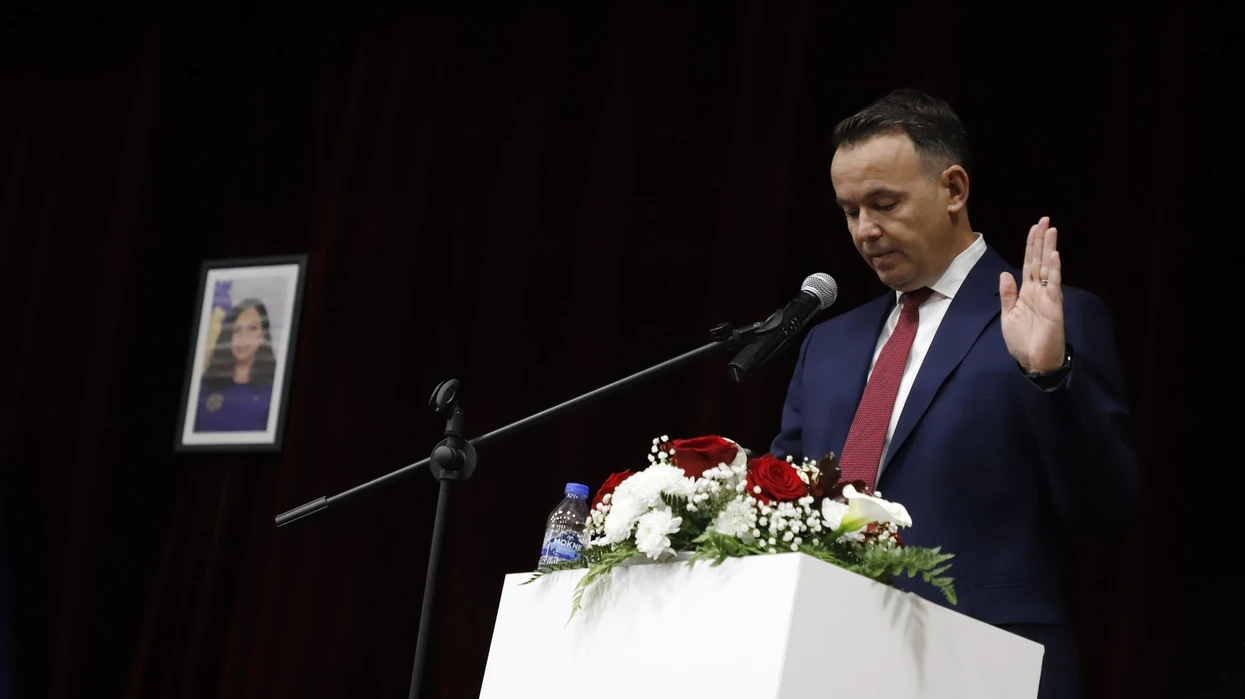 Faton Peci betohet si kryetar i ri i Komunës së Mitrovicës