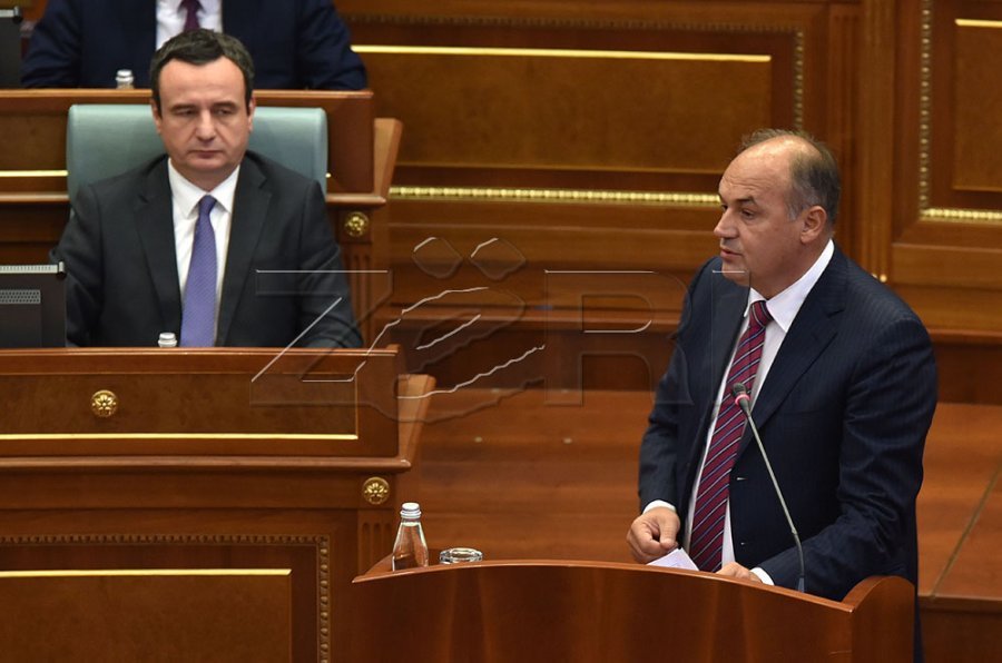 Enver Hoxhaj: Kurti po i ikën përgjegjësisë për Listën Serbe