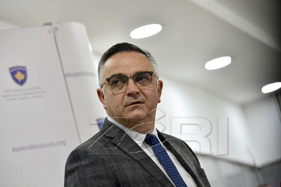 Tahiri: Nuk kemi informacion zyrtar se do të ketë sonte seancë
