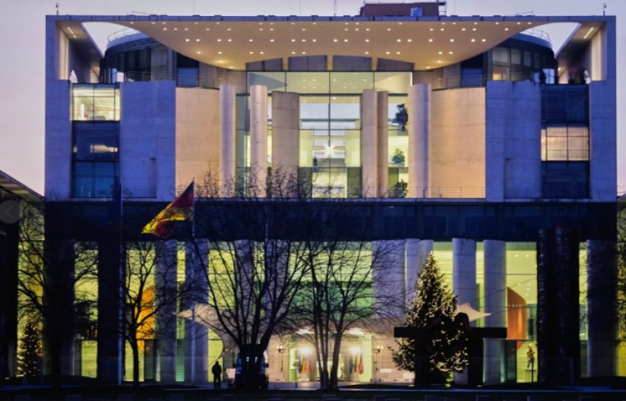 Ukraina pranon kompromis për NATO-n, por jo për territorin