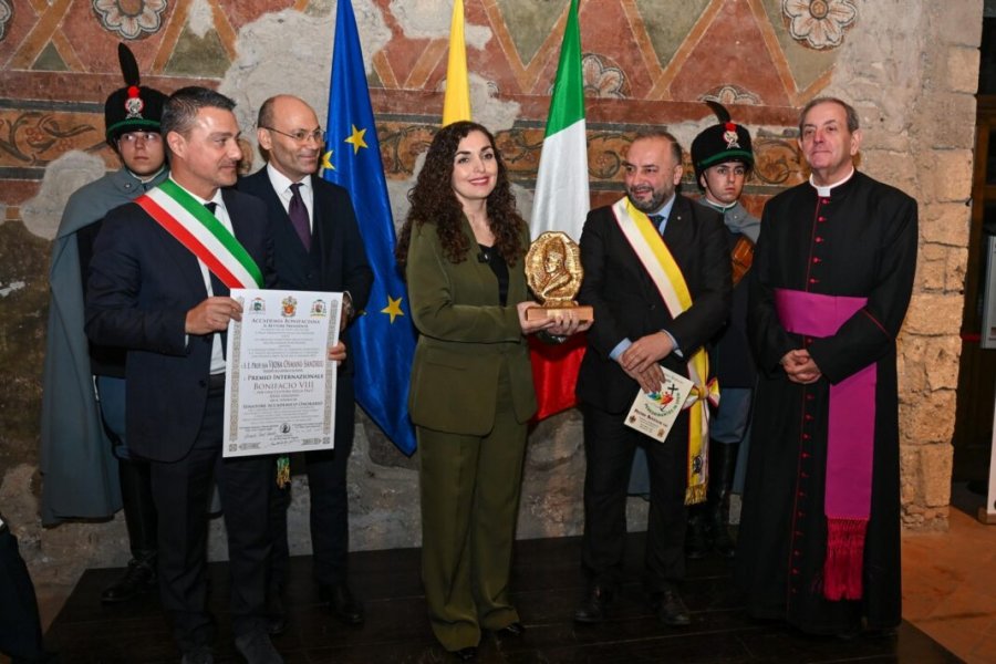 “Zoti e bekoftë miqësinë e Kosovës me Selinë e Shenjtë”, Osmani u nderua në qytetin e Papëve