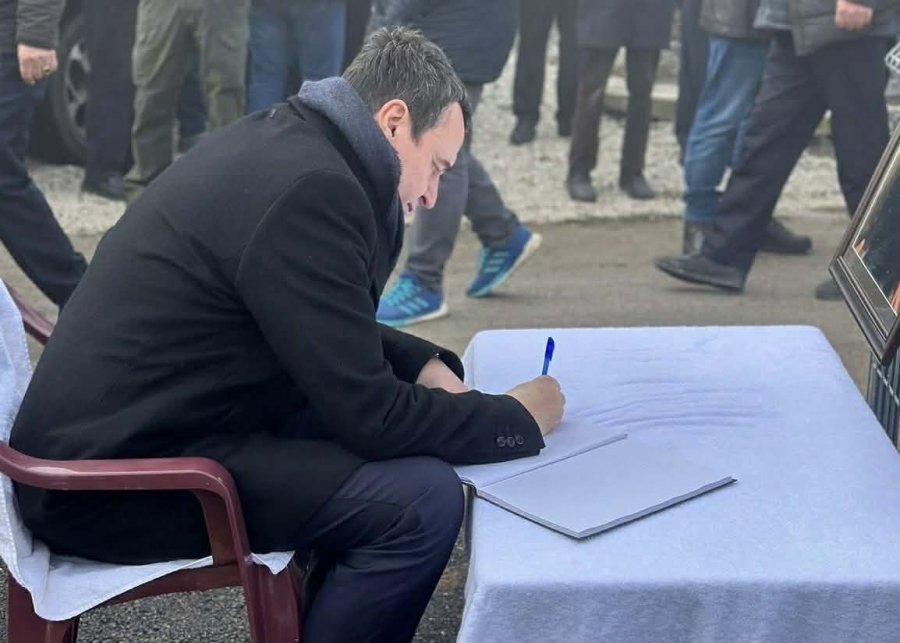 Kurti nderon mësuesin Osman Jakupi