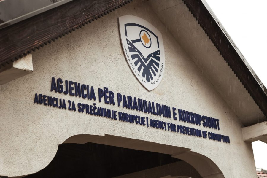 Luftimi i korrupsionit, 120 kallëzime penale nga AKP-ja për shkelje ligjore nga zyrtarët publikë