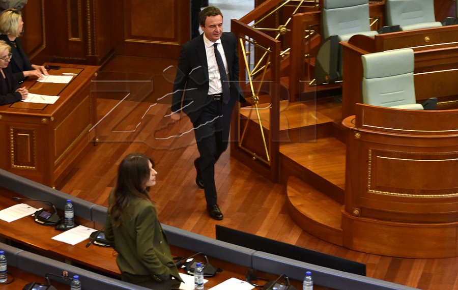 Vargjet e Edona Llalloshit për Albin Kurtin në Zvicër, Vlora Çitaku: Përtej marrëzisë, e rrezikshme