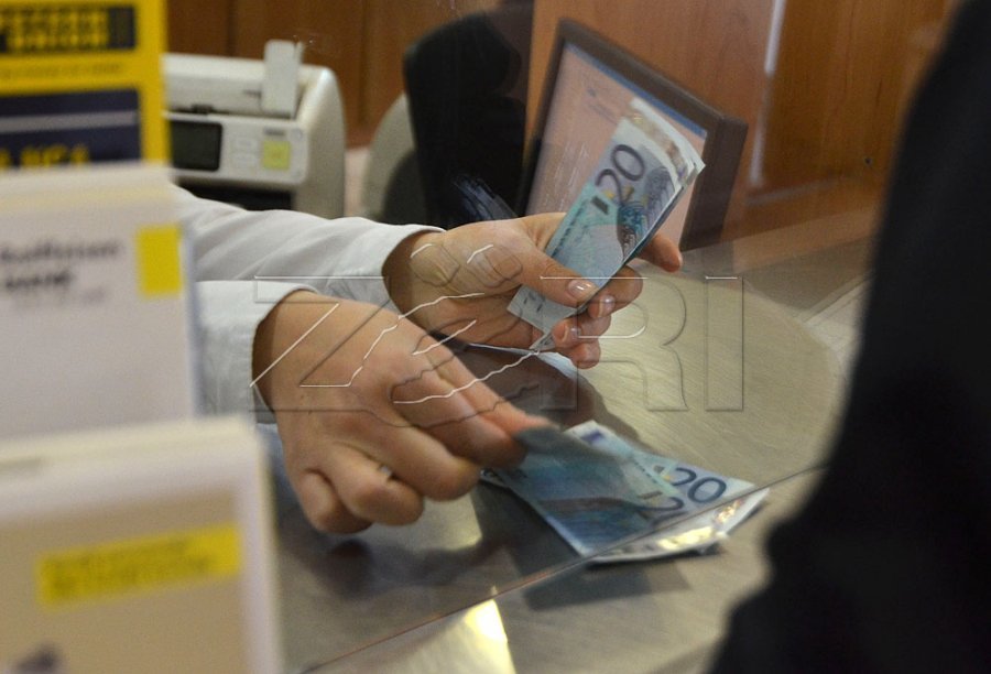 Bankat rrisin tarifat e disa shërbimeve për 100%, BQK-ja pranon 17 ankesa