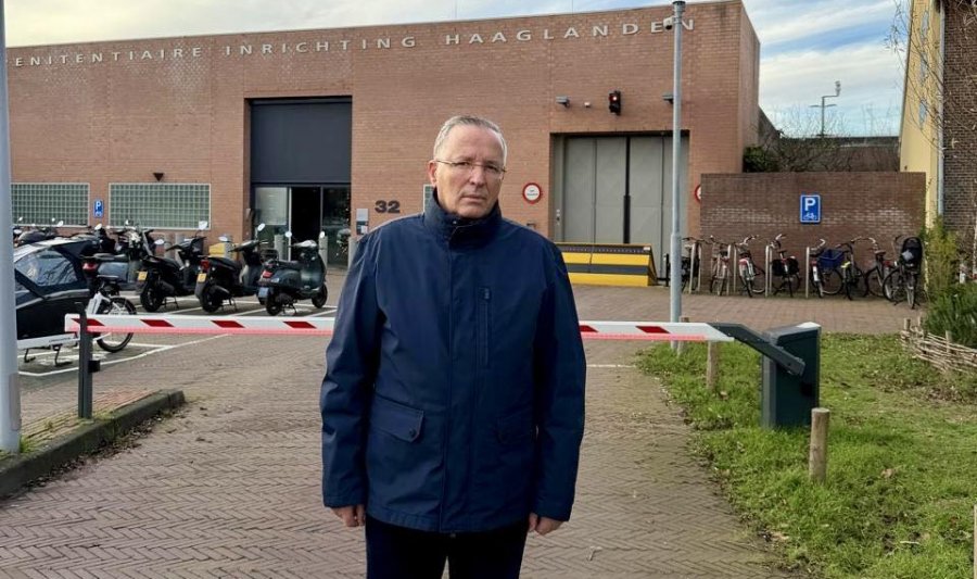 Hamza viziton ish-krerët e UÇK-së në Hagë