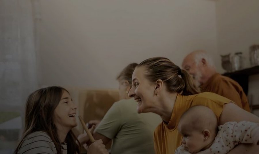 Të kënduarit në grup mund të ulë depresionin pas lindjes