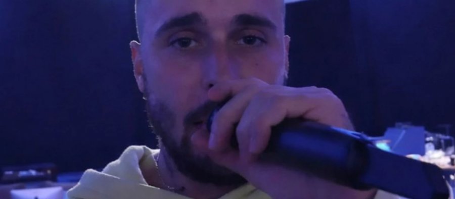 Justin Bieber interpreton hitin e Eminemit, mirëpo tallet nga përdoruesit në internet