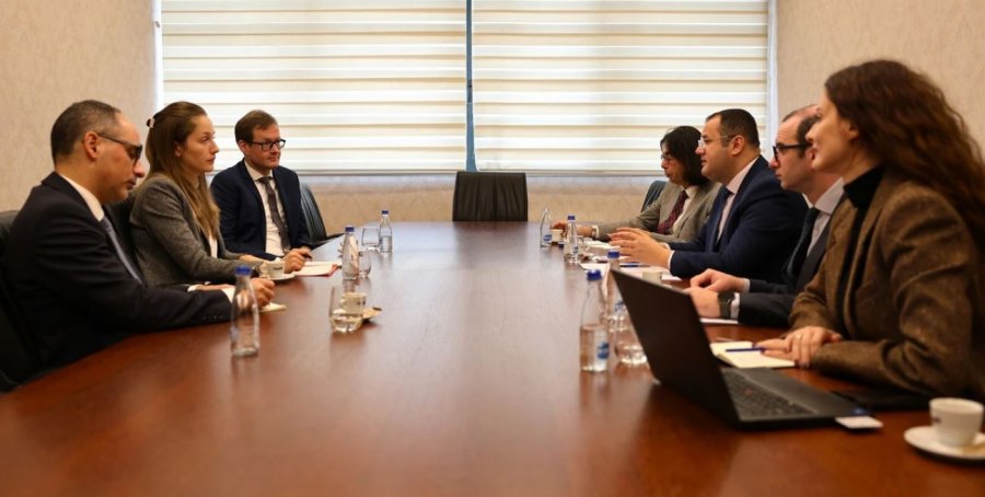 BQK-ja diskuton me ambasadat e Austrisë, Gjermanisë dhe Zvicrës reformat në sektorin financiar dhe Kartonin e Gjelbër