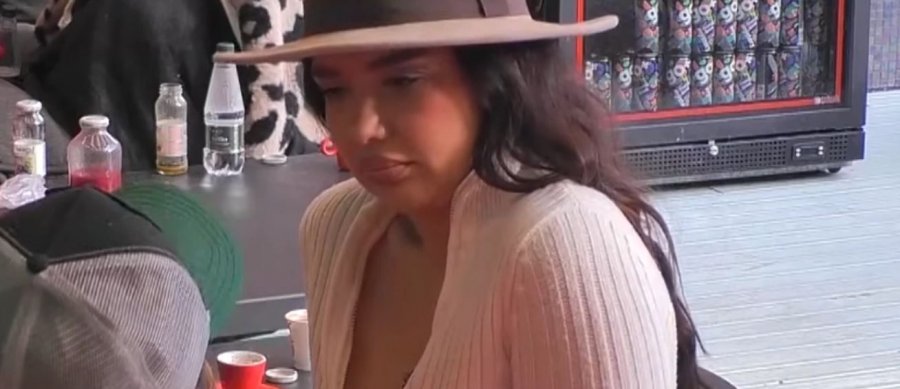 Alba Pollozhani tregon se si e zuri partnerin duke e tradhtuar: Më erdhi për të vjell [video]