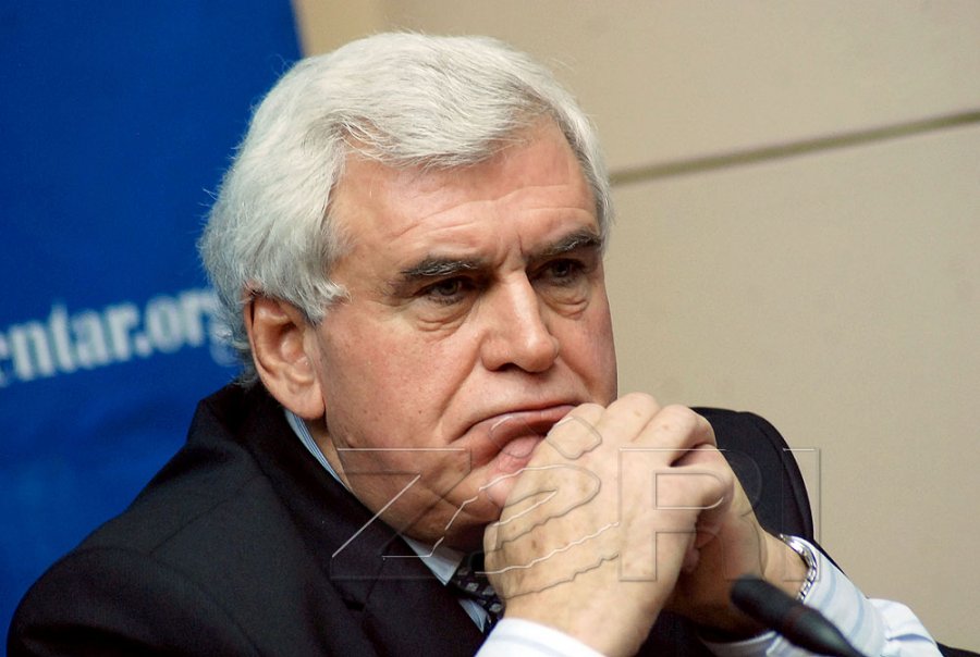 Vllasi për situatën politike: Bota po habitet me ne