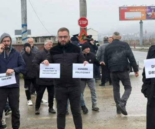 “Vendimet pa ne nuk kalojnë” – banorët e Progocit protestojnë për shkak të ndryshimit të rrethrrotullimit