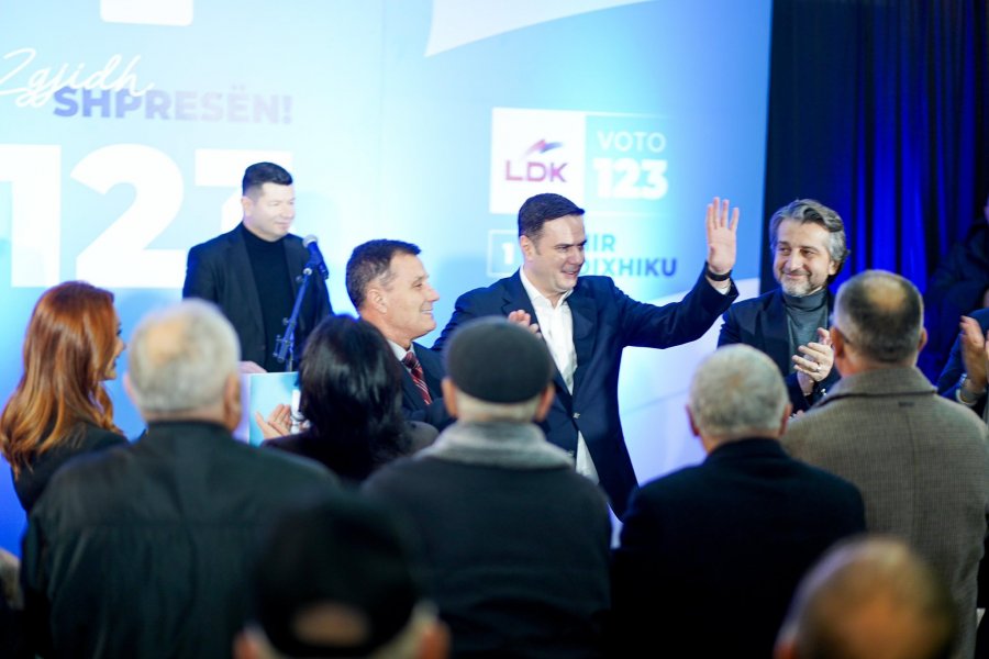 Juniku me LDK-në, kryetari Shehu shpërndan momente nga tubimi me Abdixhikun dhe Ramën