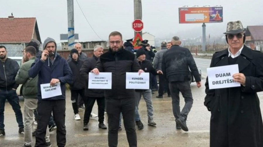 “Vendimet pa ne nuk kalojnë” – banorët e Progocit protestojnë për shkak të ndryshimit të rrethrrotullimit