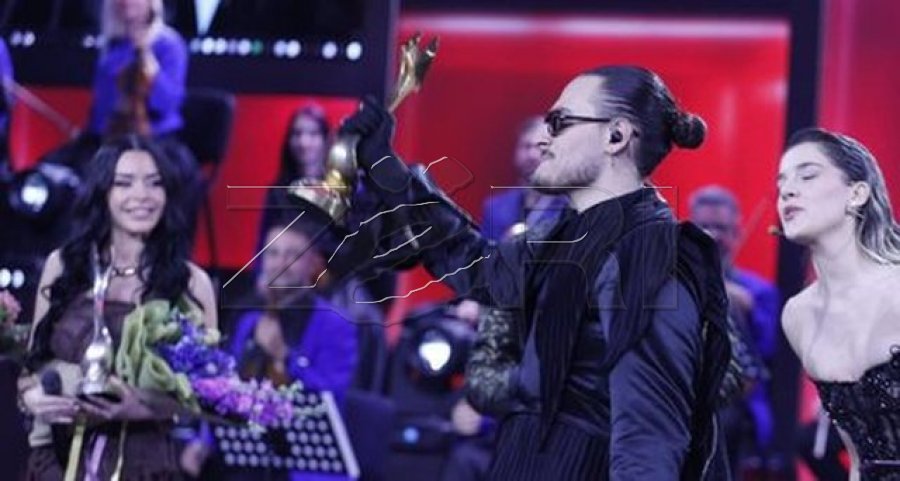 Intervistë | Nga një ëndërr deri te plaga e migrimit, autorja e këngës “Nan” tregon si lindi kënga që do ta përfaqësojë Shqipërinë në Eurovision