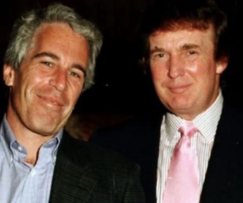 Zbardhen dokumente të tjera, Trumpi udhëtoi të paktën 8 herë me aeroplanin e Epsteinit