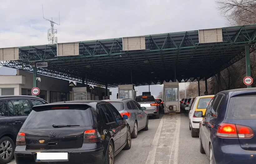 QKMK-ja paralajmëron bllokadë të rrugës afër kufirit Kosovë - Serbi, apel qytetarëve të përdorin rrugë alternative