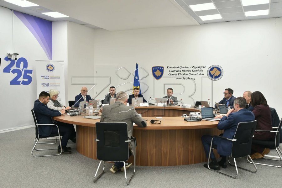 Anëtarët e KQZ-së, të shqetësuar për furnizimin me rrymë më 28 dhjetor