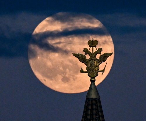 Rusia synon të ndërtojë një central bërthamor në Hënë